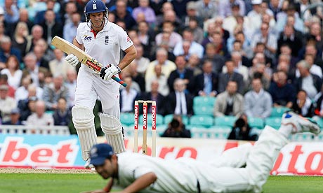 England's Andrew Strauss and Alastair Cook have it easy against India